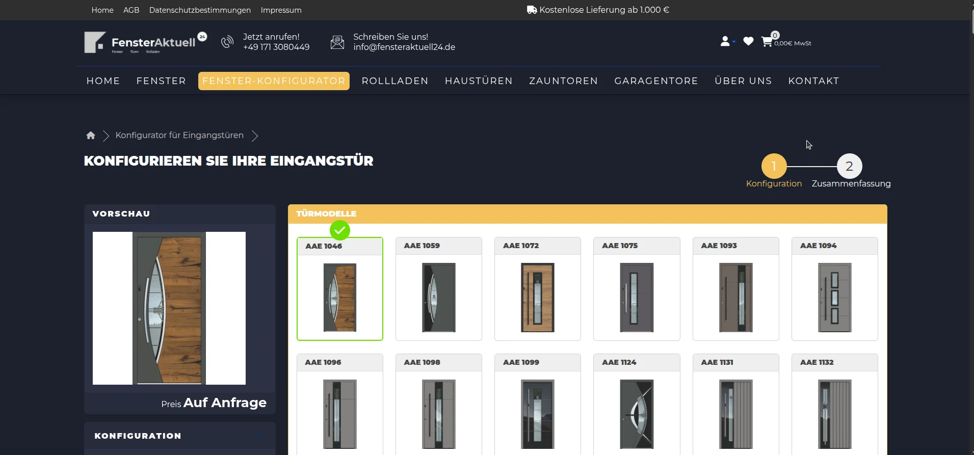 Widok pełnej strony konfiguratora drzwi — sticky sidebar po prawej (podgląd modelu, cena, specyfikacja), sekcje kart po lewej, pasek kroków u góry. Pokaż zaznaczone kilka opcji, żeby widać było marker wyboru i wypełnioną specyfikację.